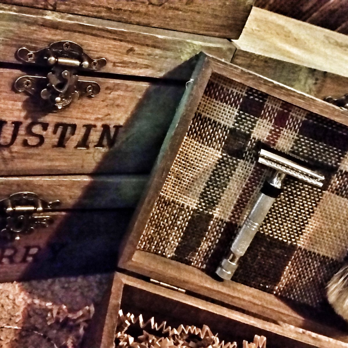 Cardinham's tweet image. Custom personalized shave kits for men. Patent pending. cardinhamkilligrew.com #christmasgift #shaving #hipster #style #weekend #mens