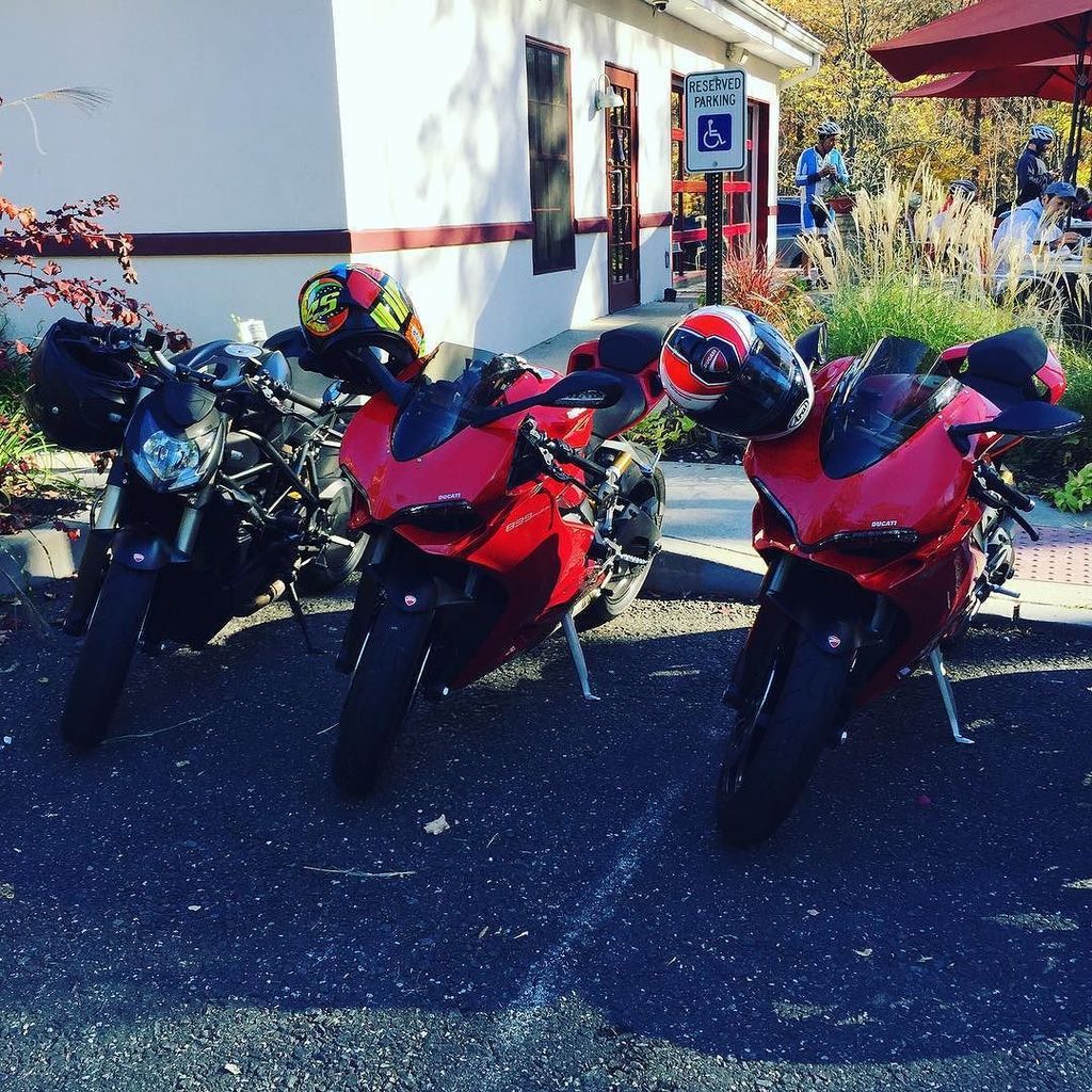iridelife's tweet photo. 🦆🦆🦆 @ #bikesandbreakfast #ducati #959 #899 #Panigale #Streetfighter #irideNY #NewYork #spo… https://t.co/yrqmKrmdsW https://t.co/YlJXslvnZm