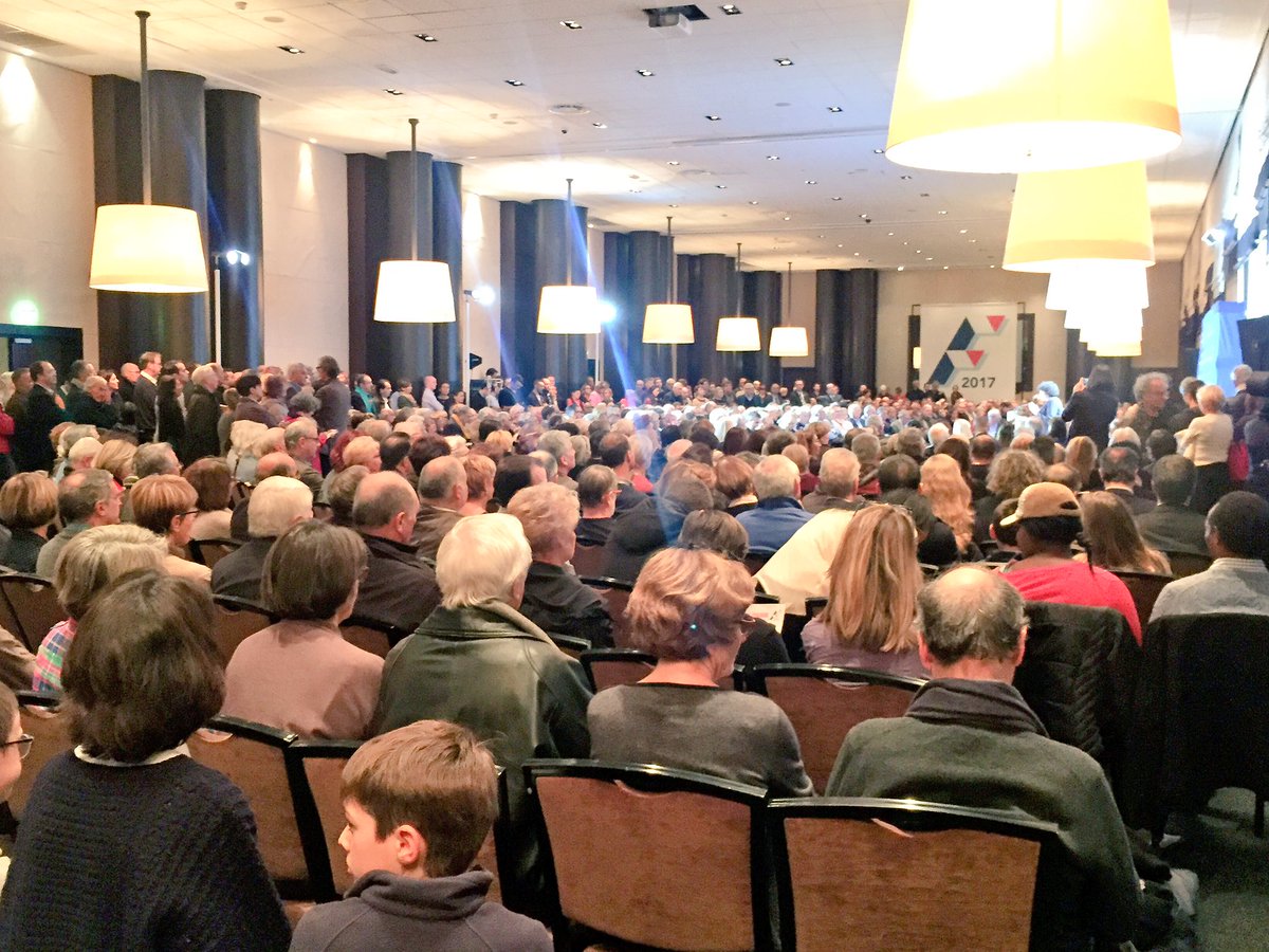 Cedric_RS's tweet photo. À Enghien-les-Bains (95) on vote @FrancoisFillon. #Fillon2017 #FillonGagnant https://t.co/AnkPv0xMHw