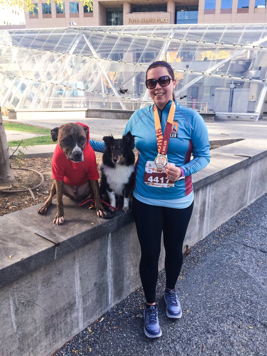 jlk262's tweet photo. Made it to the starting line with exactly 30 seconds to spare! Another great year of running the #EQT10miler #runpgh https://t.co/bpA0SH6CdR