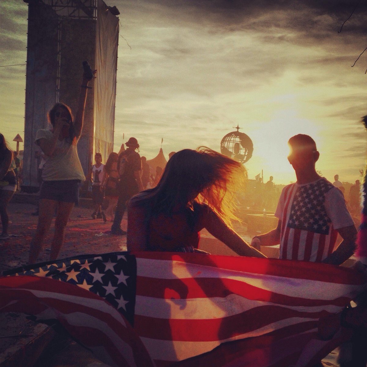 ButDansLaVie's tweet image. Je veux aller à Tomorrowland au moins une fois dans ma vie 😍🔥🌞