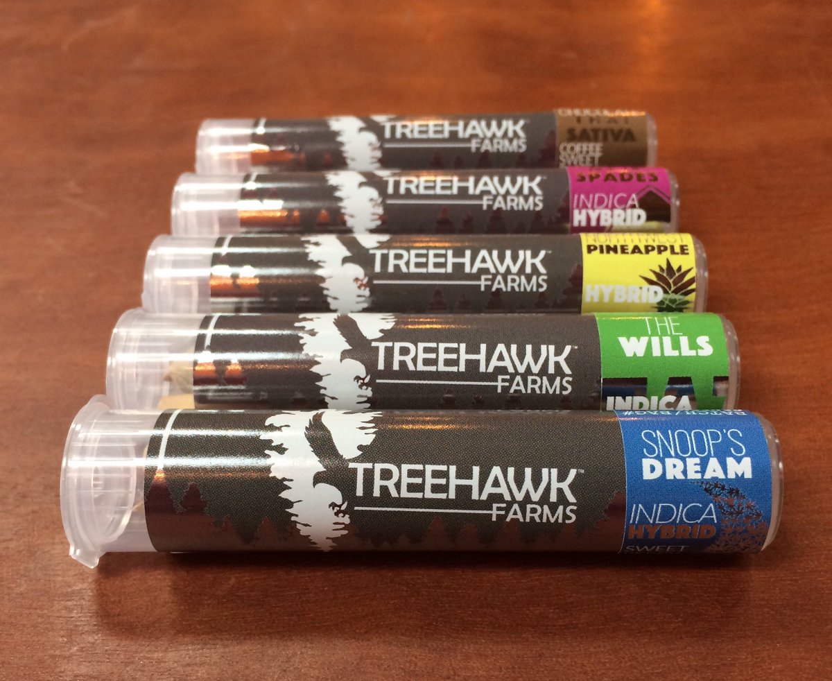chimcannabisco's tweet image. Pre-rolled for your pleasure. 😜  The whole local #treehawkfarms line-up.  Two joints for $12 on all varietals.  😍🌲🔥💨

#freethetree #chimacum