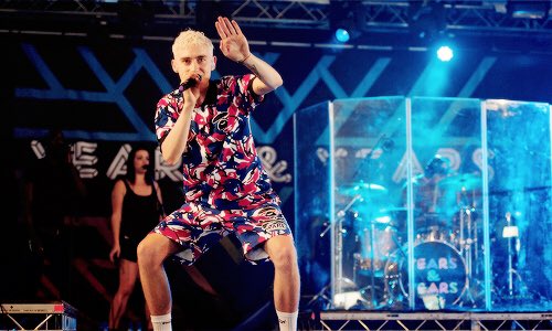 LegsofOllyYears's tweet image. LEGS