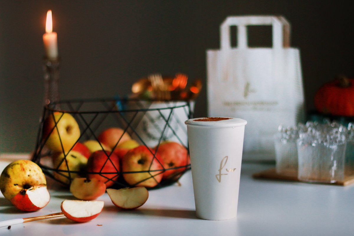 tfrenchworkshop's tweet image. Sunday, Latte &amp;amp; apples #weekendplans #sunday #dessert #coffee #apples #candle