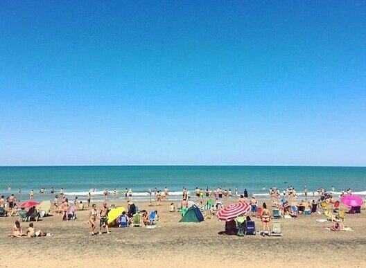 MarDelPlataARG's tweet photo. Domingo de sol,  playa y mar
#AMARdelPlata 
#MDQ #MDP #Mardel #PlayasDelSur
(📷 IG @ isisfotog) https://t.co/Q480W7RV35