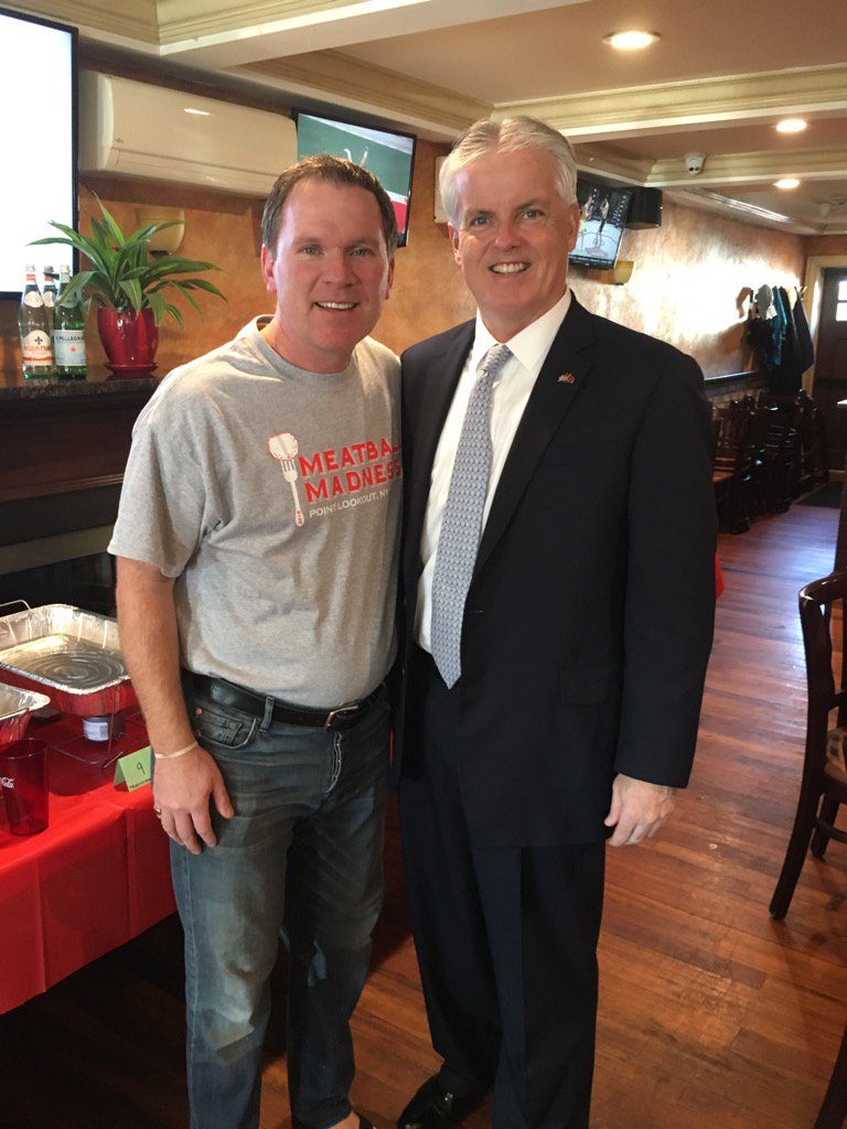 Always happy to support <a href="/COACH_MOCASSARA/">MO CASSARA</a> - hosted #meatballmadness <a href="/ThePointLI/">The Point</a> in @<a href="/PointLookoutNY/">Point Lookout NY</a>