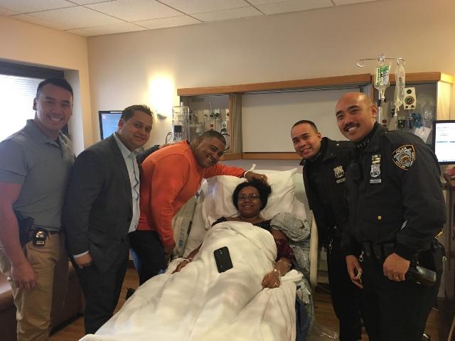 NYPD5Pct's tweet photo. Officers from #5pct #NYPD helped deliver a baby in #Chinatown this morning. Welcome Samantha Espinal 9 lbs 11oz @NYPDnews https://t.co/AWG1us7pUZ