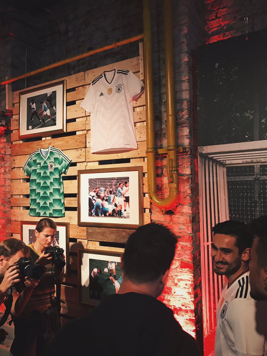 LUCKKde's tweet photo. DFB-Trikot Launch #luckk #adidas #dfb @DFB_Team @adidasfussball https://t.co/knHCrVnfyR