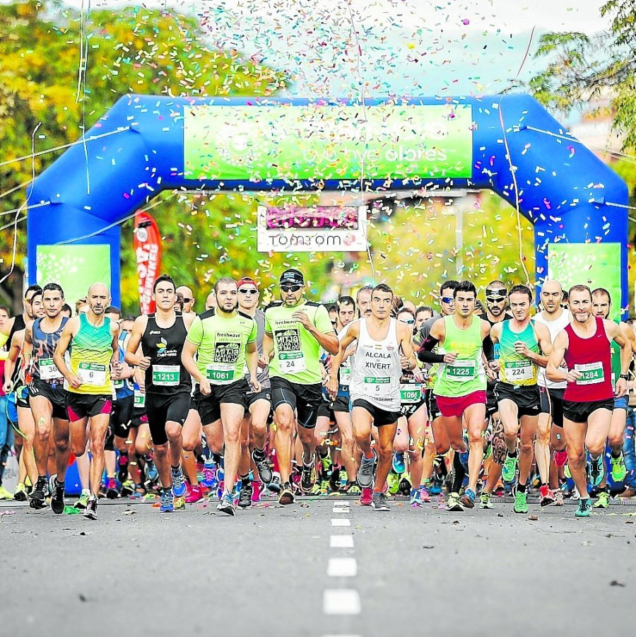 Pedro Ortega y Estefanía Guinovart se llevan la <a href="/MitjaSalou/">Mitja de Salou</a> diaridetarragona.com/deportes/74114…