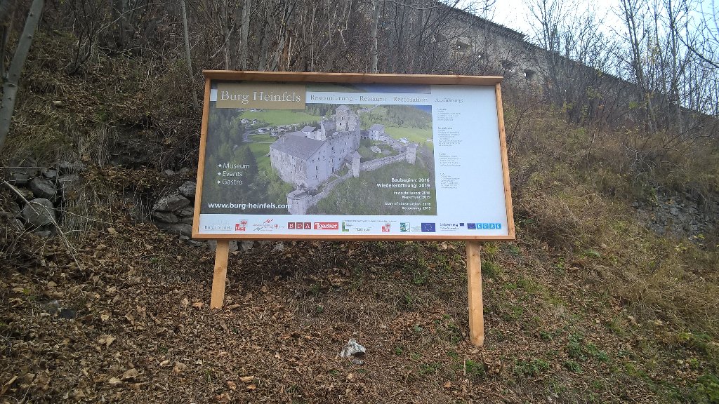 BurgenPustertal's tweet photo. Baubesichtigung #Ruine #Burg Heinfels - Restaurierung bis 2019 https://t.co/hT1Y8obvZq