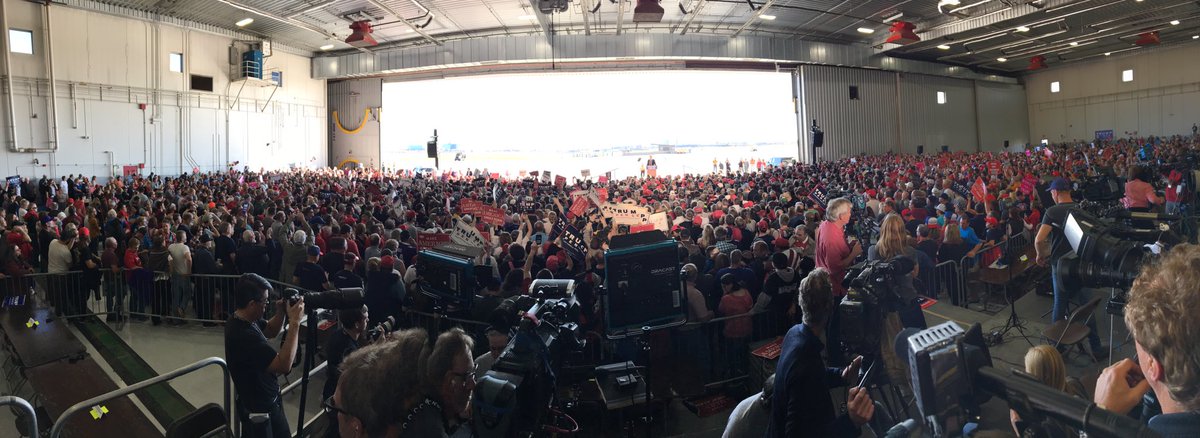 kare11's tweet photo. Thousands gather at MSP Airport for Trump rally. He's scheduled to speak at 2 p.m. https://t.co/PxDq2G5iAl