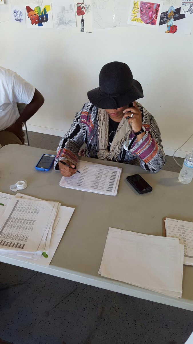 yeson3forkids's tweet photo. @SenatorNasheed is not just a candidate on Tuesday's ballot, she's a campaign worker on Sunday afternoon. #YesOn3MO https://t.co/ADBwnZ7dne