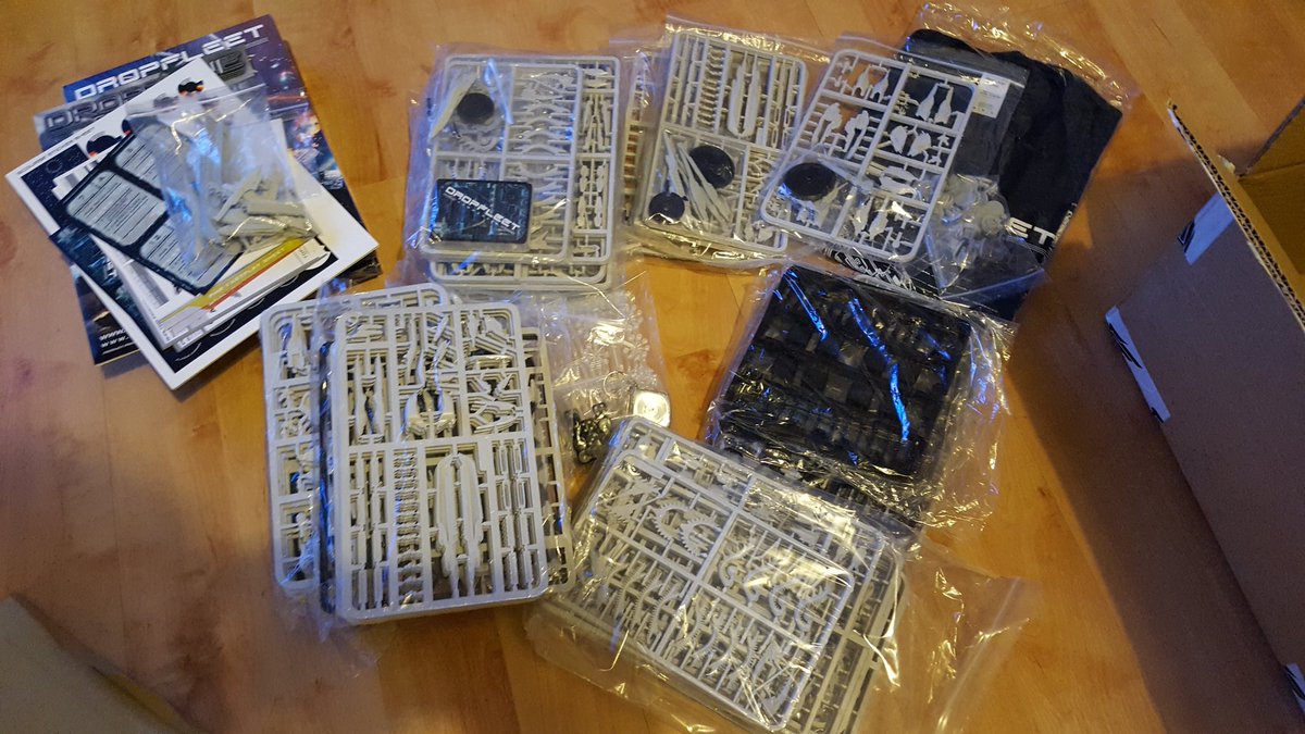 runebrush's tweet image. Finally home from the 40k Open Day (train journey alone was over 5.5 hours). Have come home to goodies! #dropfleet #hhweekender