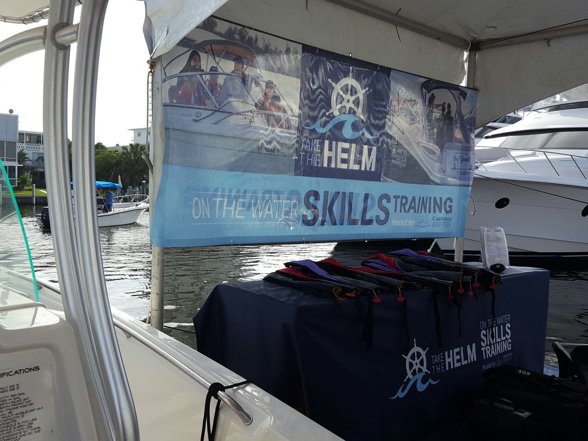 CastOffCaptain's tweet image. Swallow your pride and get some training. You're never to old to learn something. #FLIBS #FLIBS2016 #yachtcaptain #host #skillstraining