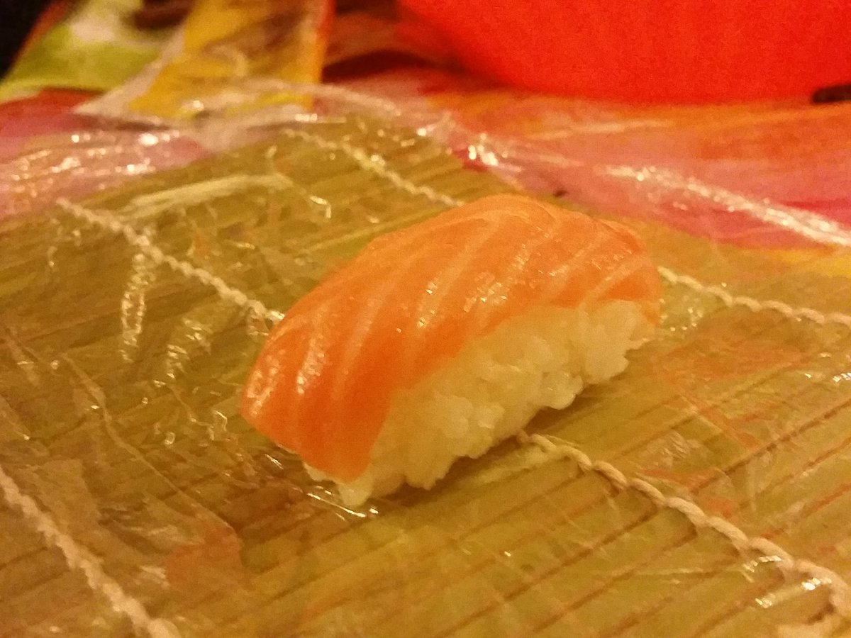 asskokeshi's tweet photo. Il #nigiri perfetto.
Corso di #sushi di ieri sera a #Mantova: TOP!
#cucinagiapponese https://t.co/bgz5hJu8xU