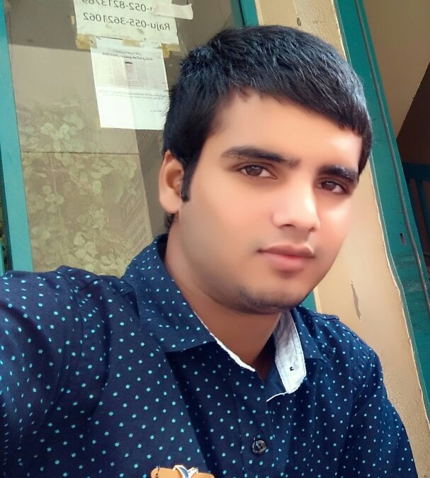 SarfarazAr's tweet photo. Me nd My frnds https://t.co/gGKi4E4z4v