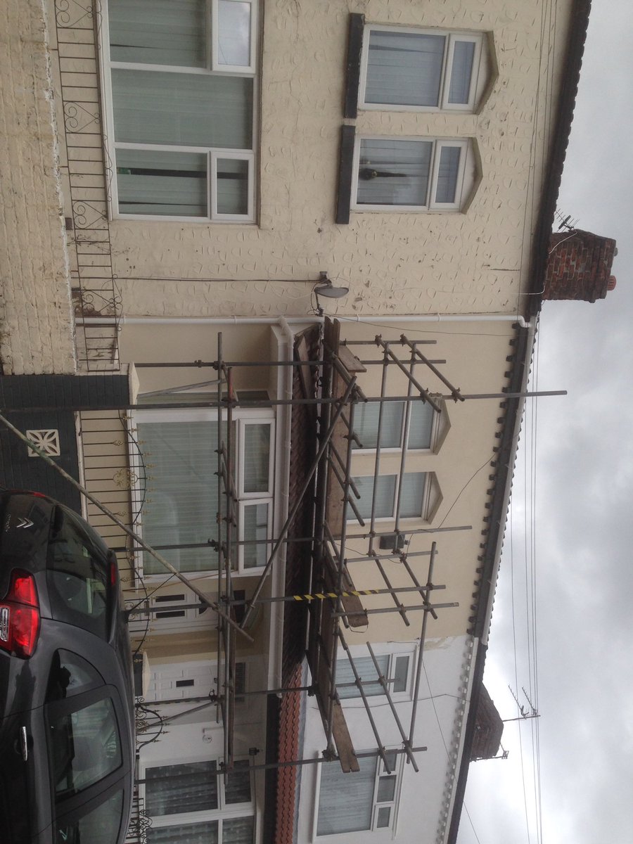 djmurrayplaster's tweet photo. @KRendRenders in poler white and new fascia and guttering #rendering #djmurrayplastering #HappyCustomer #ontothenextjob https://t.co/4NybXR9FwZ