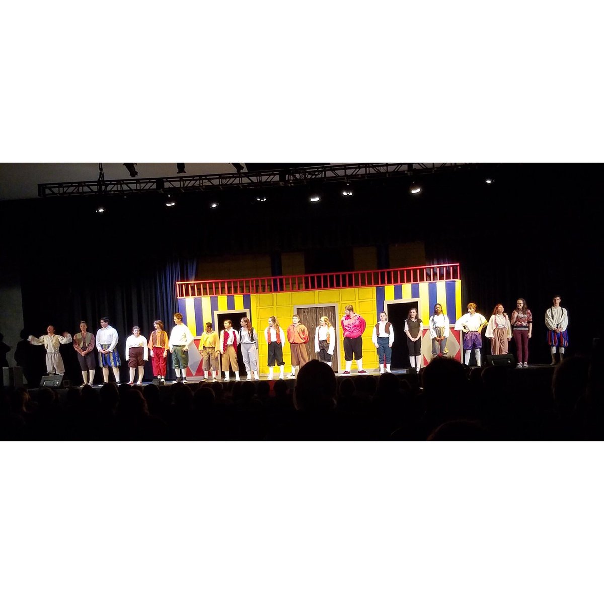 britt_stasiak's tweet photo. I don't think I've ever missed a show so much and it just ended π€π½π #thecompleteworksofwilliamshakespeare β€οΈππ https://t.co/6VK6v5Mtod