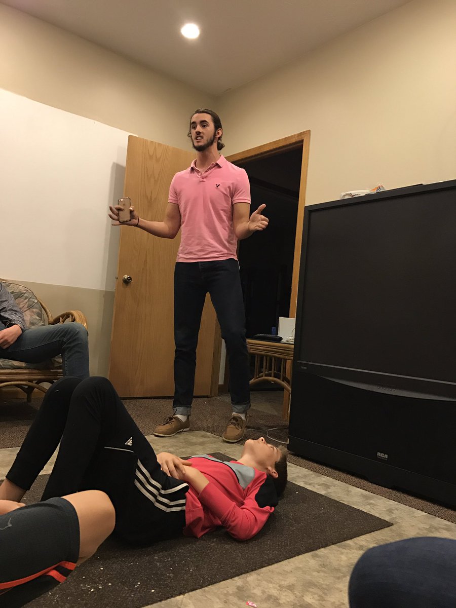 LGDrive's tweet image. What an amazing man leading us in worship!!!