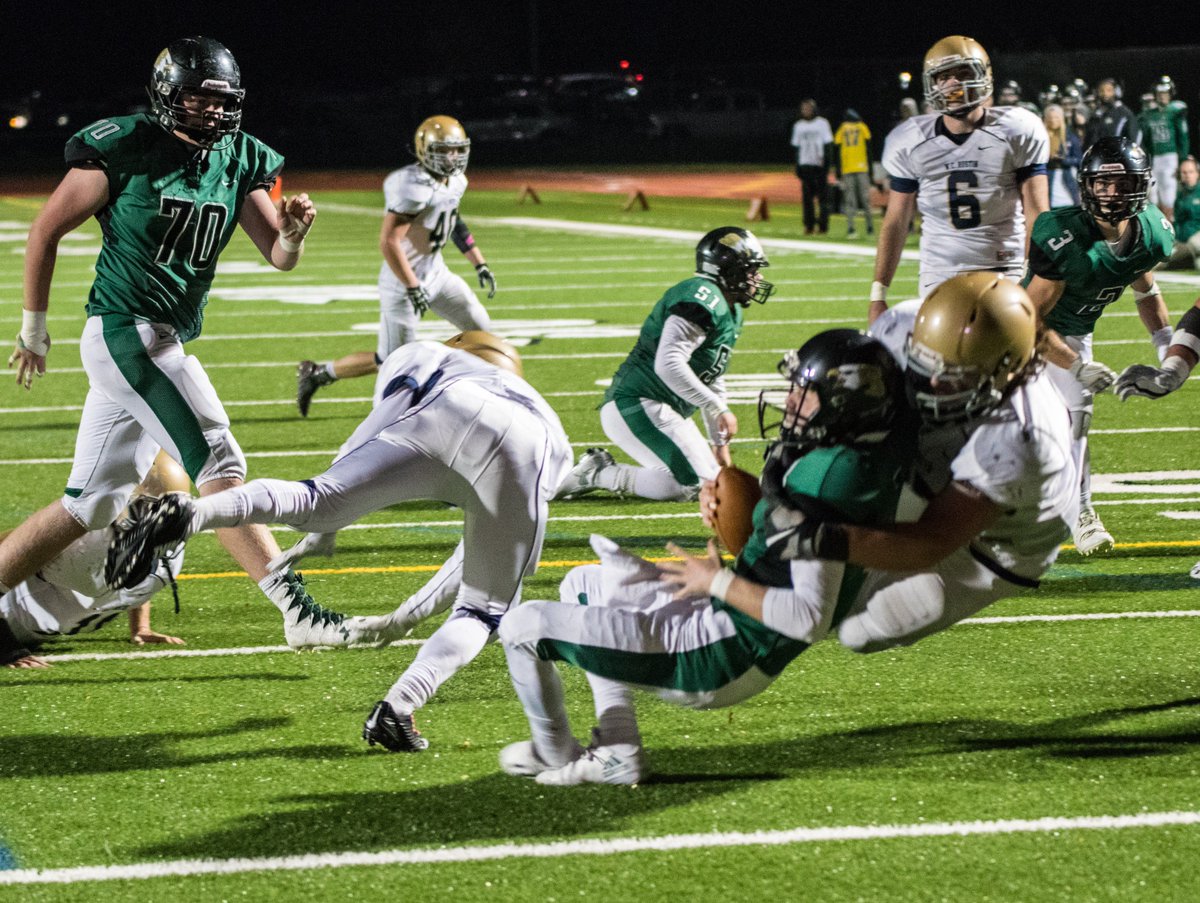 PeteMalvern's tweet photo. This is how @NickSkull22 scores a touchdown. The hard way! https://t.co/1bBggF9W54