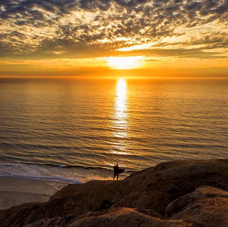 Blacks Beach in all its beauty #KonaTeamRider(<a href="/cole_harmening/">Cole Harmening</a>) 
#FollowTheWaves #KonaSurfCo. #blacksbeach #sessions