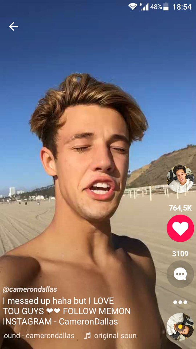 OMG ..His face 😂😂😂 <a href="/camerondallas/">Cameron Dallas</a>  I love you 😂😍😘