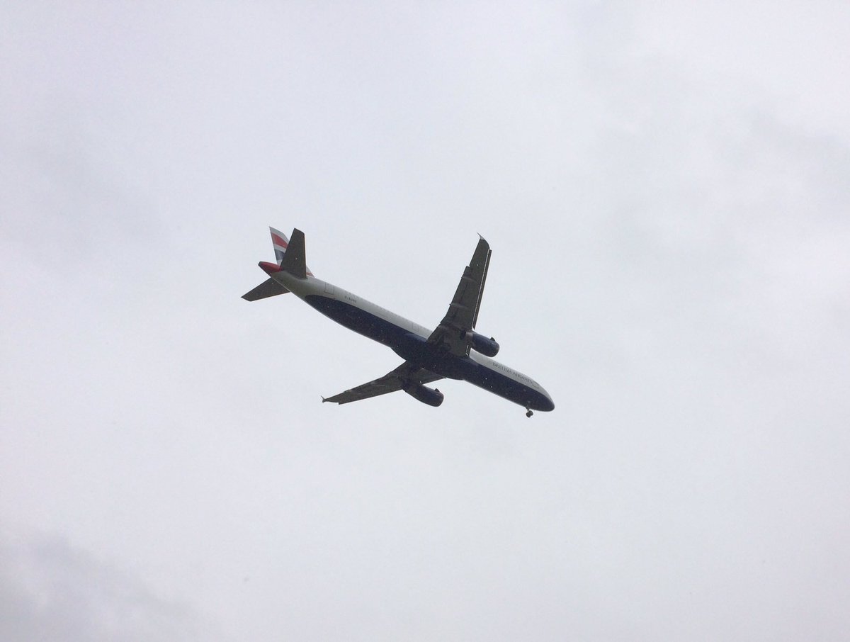 AviationLoverUK's tweet photo. #BA1390 #A321 LHR to Manchester 06-11-16 https://t.co/fkZg1Bd3Gl