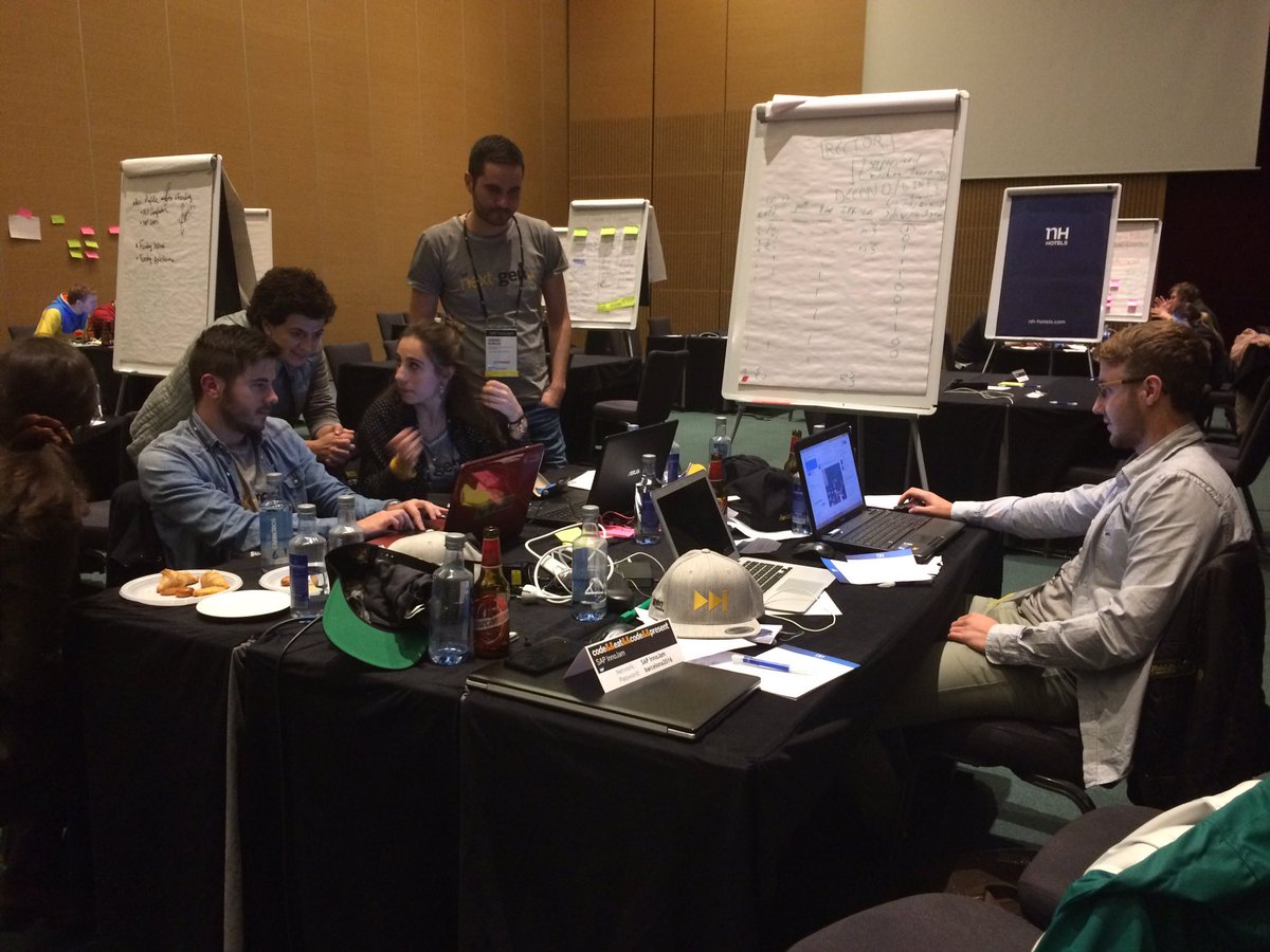MartaFresan's tweet photo. Working hard!!!!!!!@SAPNextGen  @UNavarra @Albertoerce94 @a17iulian @Esssqui9 @UxueAyechu #InnoJam https://t.co/1znqVt3Ipz