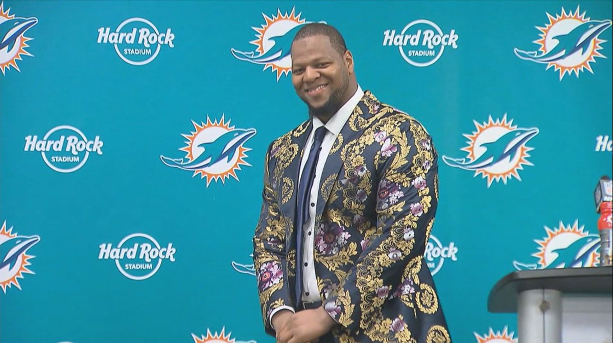 After the Dolphins big win, Ndamukong Suh made a big fashion statement... Your thoughts? https://t.co/k58eR6nGAQ