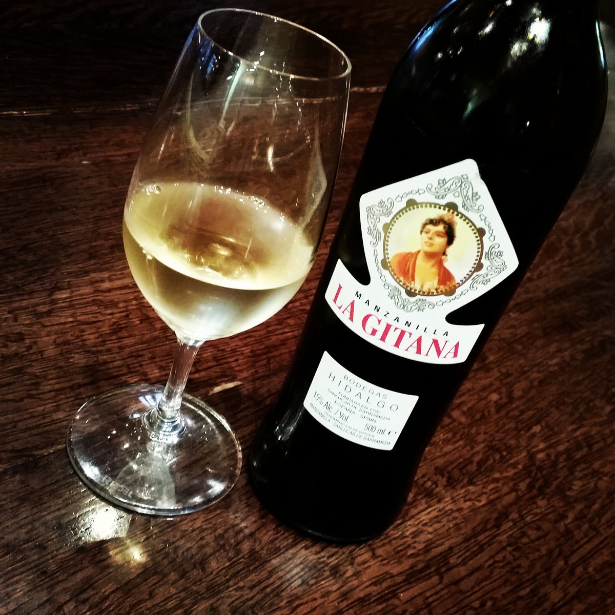 First glass to celebrate #SherryWeek. #ManzanillaMonday <a href="/bodegashidalgo/">Bodegas Hidalgo</a>