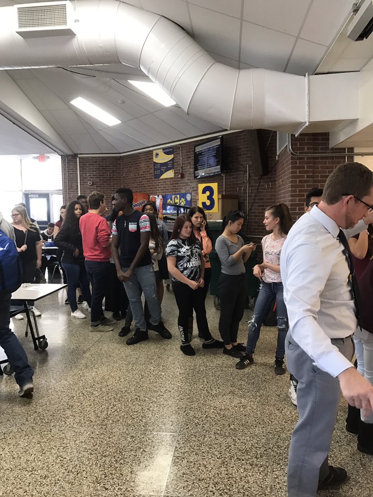 CollsFrench's tweet photo. The crêpe party was a success!! Thanks to everyone who brought food and came #chsonegoodthing https://t.co/VUv3xGQ9OC