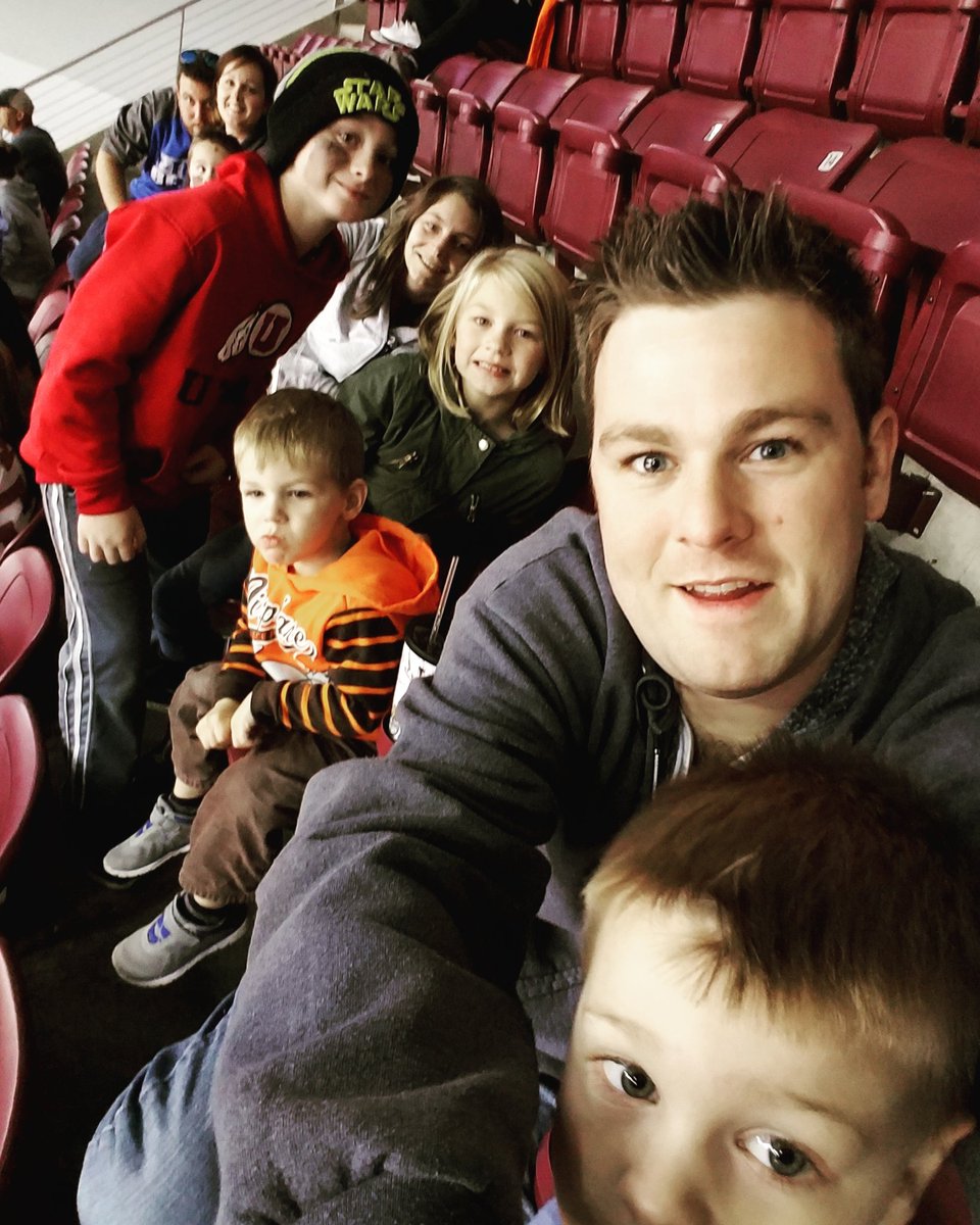 DerAusLau's tweet photo. #HBHImLovinIt  Protect the Den !!! https://t.co/vZDRKsw1D4