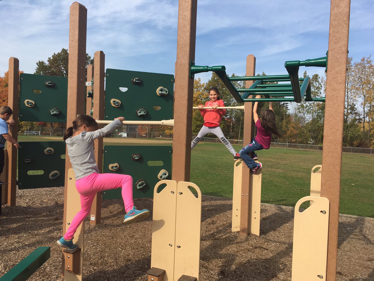 Mrs_Barbera's tweet photo. Did your Room 24 friend tell you about our force and motion experiments last week? We put our bodies to the test - more force = more motion! https://t.co/ITbadsNJF3