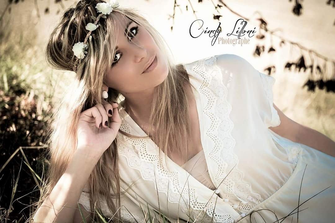 jaimdior's tweet photo. #shooting #photographie #hippie #hippiestyle #shoot #photography #photo #cindylillony #blondhair #blonde #portrait #flower #pic #women https://t.co/SGUhuDkEpx