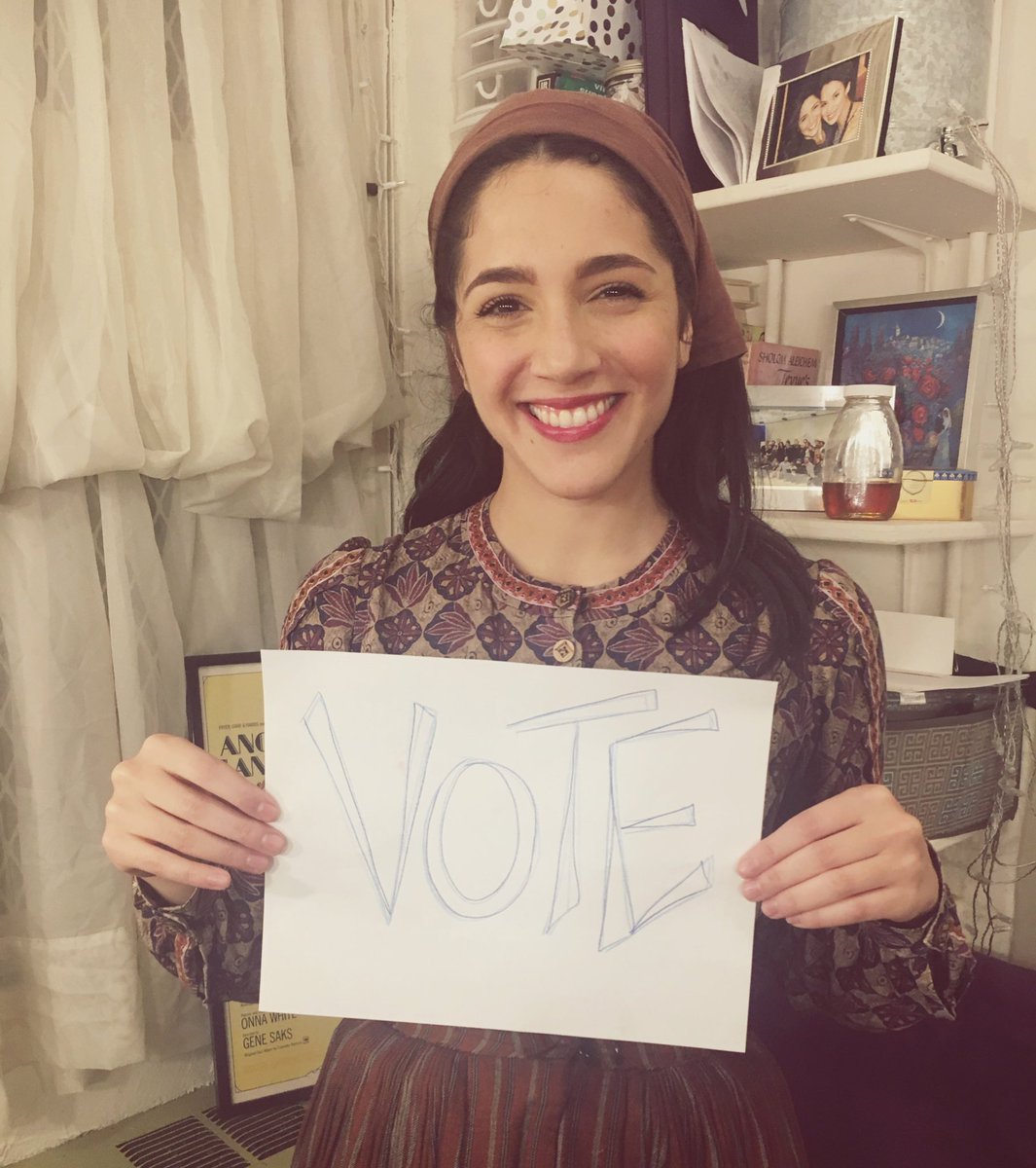 smassellsings's tweet image. Hodel says get out and vote! Pretty pretty please!! 🇺🇸👍👏

#broadwayvotes
