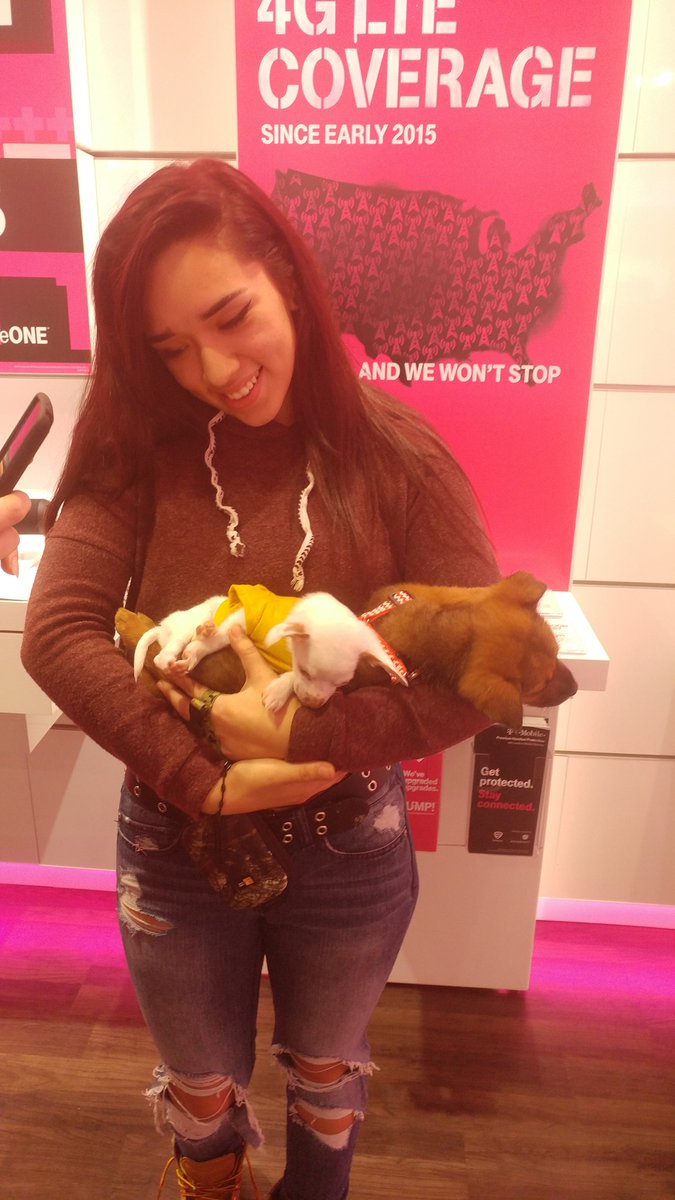 MagentaBecca04's tweet photo. Just fixing phones for people who save puppies!!!!! @m1_MariaDaHun @Tmobile_RobbieG @magicmar33 @David619garcia https://t.co/k1iDbitsB0