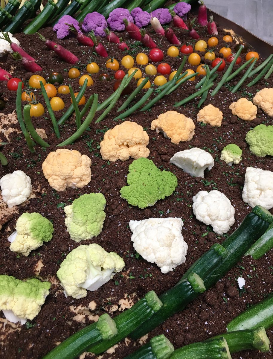Check out this beautiful Baby Veg Crudité platter 😍 Too pretty to eat‼️ 

#VineyardFest2016 #FoodArt #VegetarianDelight #FoodFlock