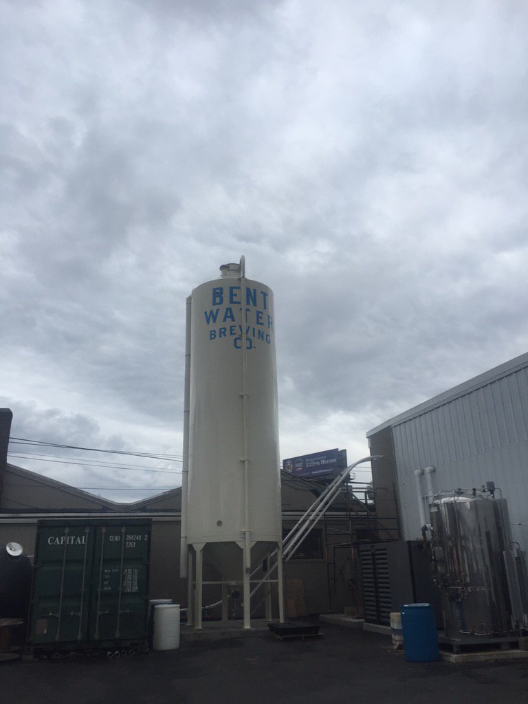 SpearBeer's tweet photo. Picked up some tasty treats in #Lynn #Massachusetts @bentwaterbrewco today. #Thuderfunk #FireBarrel https://t.co/HulbkEhBzB
