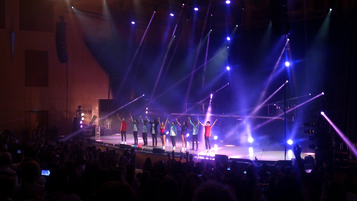 GeralMateoMus's tweet photo. @AbrahamMateoMus 💞💫💙Me encanta verte feliz, y mas si estas encima de un escenario🎤 haciendo felices a mas personas👏👏 https://t.co/y3kWKctCx0