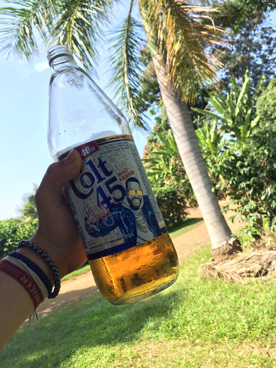 TrippyPeter's tweet photo. copped a colt 45 n juicy j was on the bihhh S/O @therealjuicyj #keepitcolt45 https://t.co/JwMXfzN8aJ