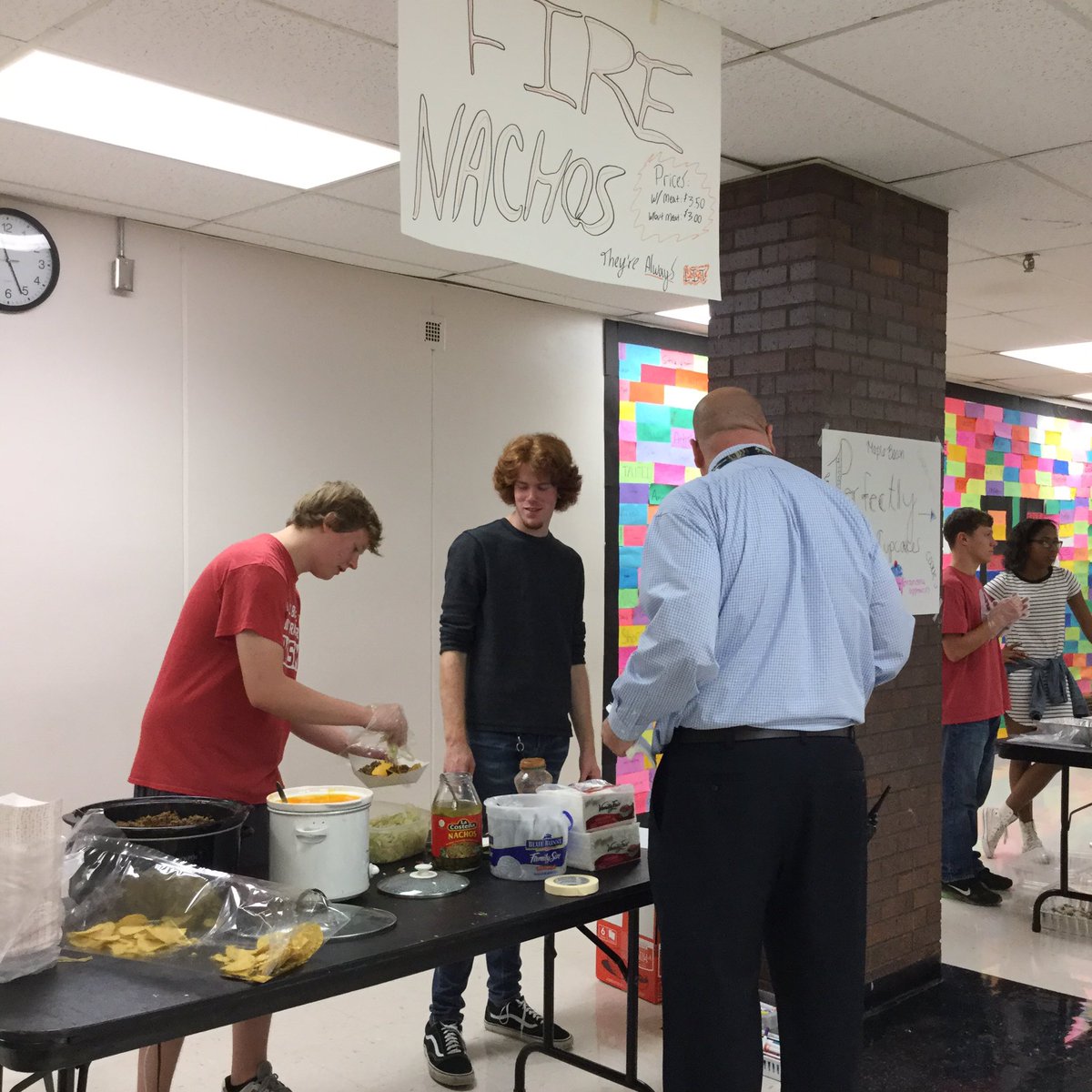 StillTeachWell's tweet photo. Our student created and operated businesses during Market Day. Everyone made money! #ahsusd409 https://t.co/dNWXpVcdBm