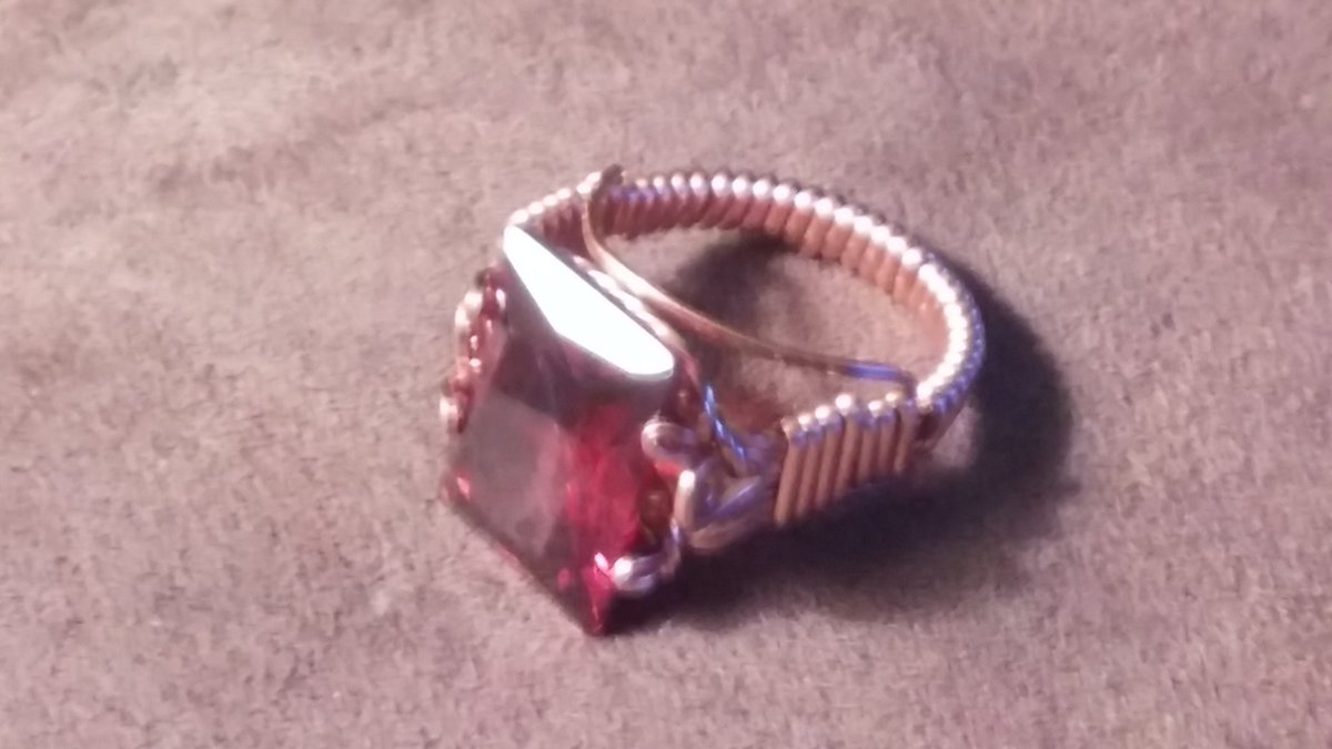 dmarsiano's tweet photo. Size 7 in copper.  #handmade #wirewraped #ring https://t.co/eiuJDvg0oM