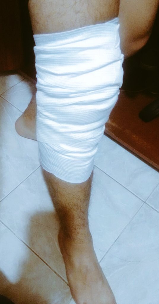 _Bonhomia's tweet photo. Las caídas son parte de mi  profesión y levantarme despues de cada ruptura es lo más parecido a mi religión. https://t.co/Z23FEmqhZg