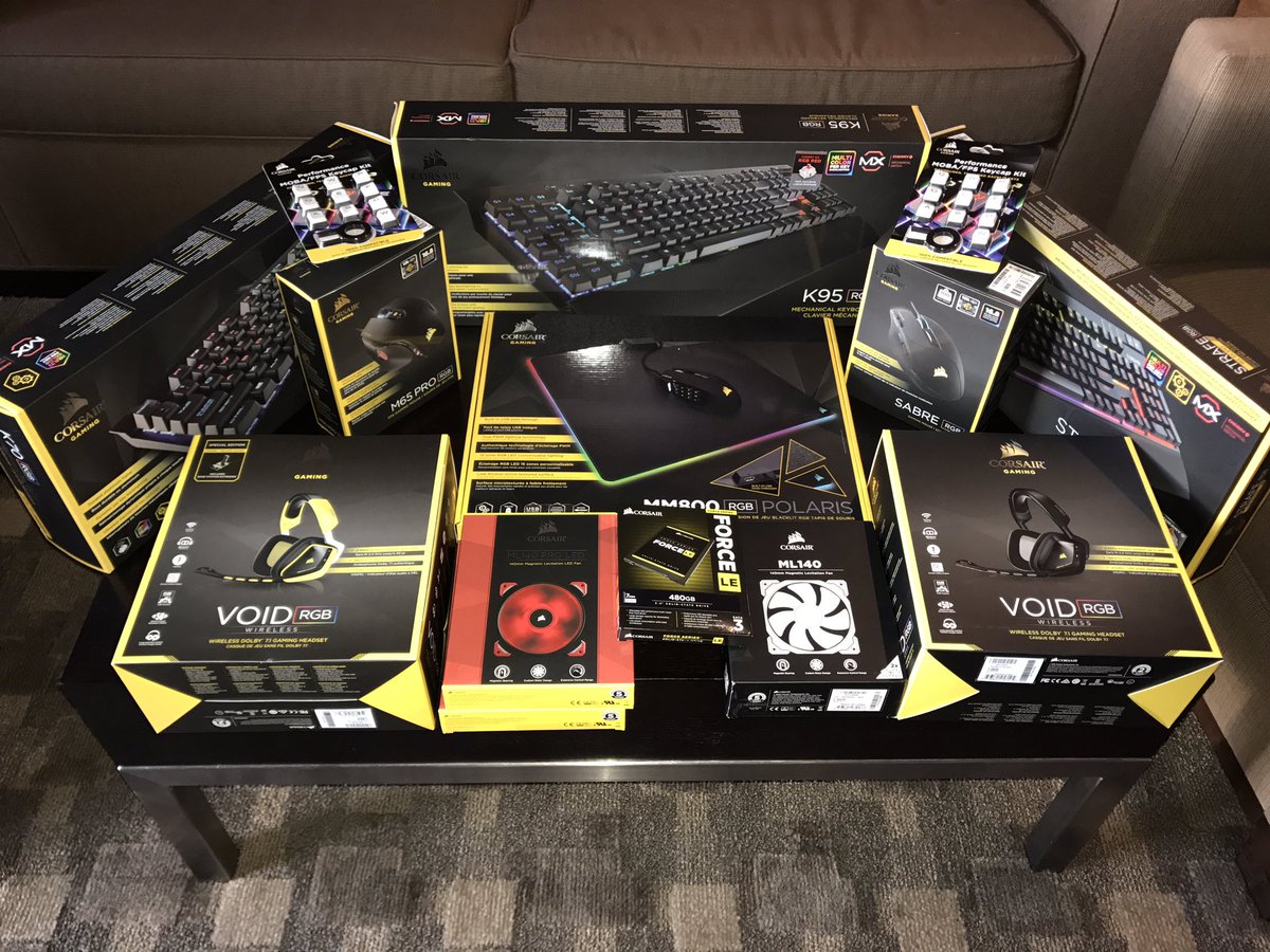 shadowclix's tweet image. Might have gotten a little carried away shopping today 🙈😜 #corsair #BlizzCon @Slootbag @BajheeraWoW