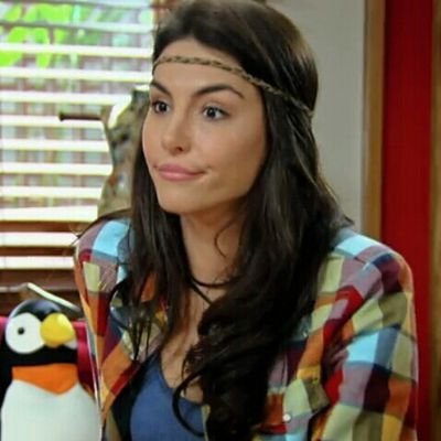 CarlaFerrerOfcc's tweet photo. @AliceRBROficial - Acordo amiga tô enjoada- te olho https://t.co/wfCBdUtPT4