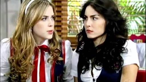 CarlaFerrerOfcc's tweet photo. @AliceRBROficial te Olho - amiga o Tomás não sabe disso tenho medo dele briga comigo te olho https://t.co/7gHOeCa4hS
