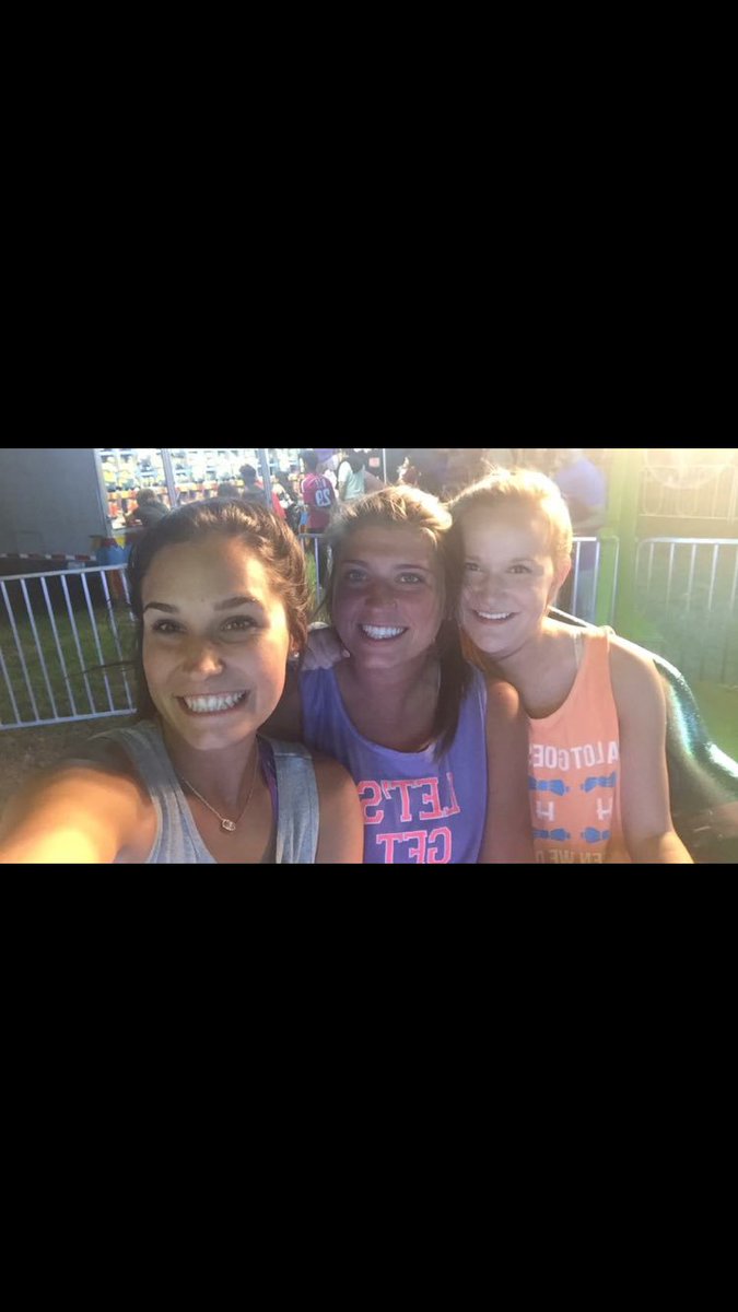 avery21dixon's tweet photo. HAPPY BDAY to one of my best friends😍you're so beautiful &amp; fun to be around,Ily so much &amp; I hope u have the best day cause u deserve it💕😘 https://t.co/CvzOBX9GSk