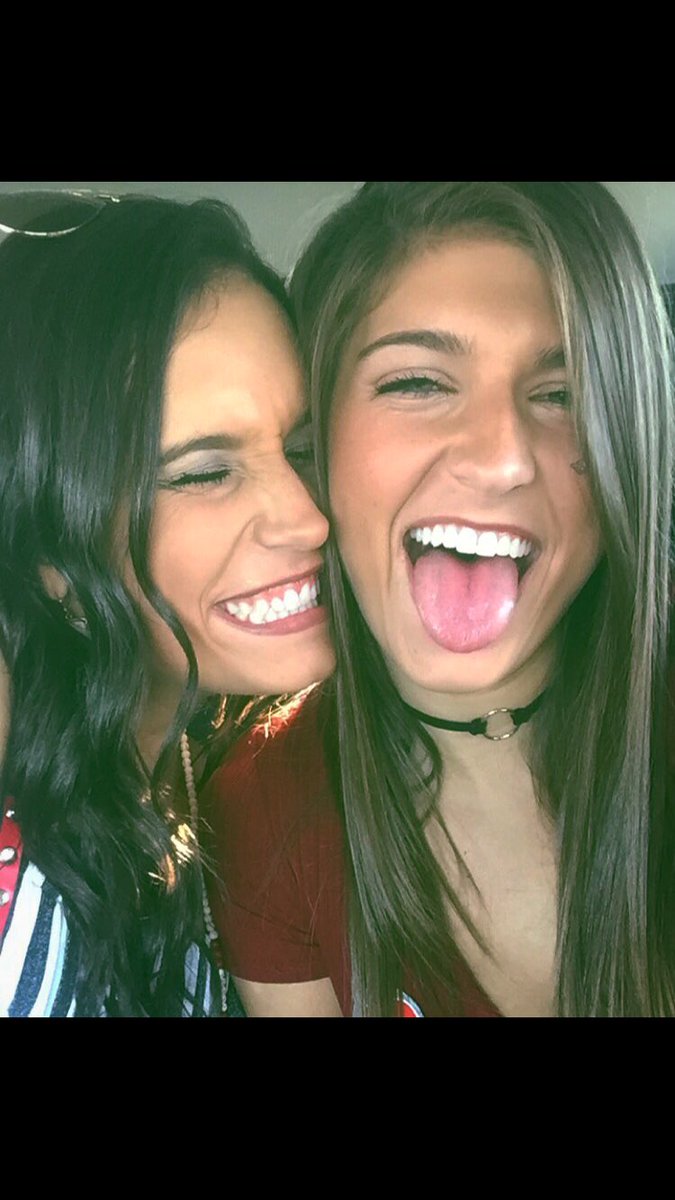 avery21dixon's tweet photo. HAPPY BDAY to one of my best friends😍you're so beautiful &amp; fun to be around,Ily so much &amp; I hope u have the best day cause u deserve it💕😘 https://t.co/CvzOBX9GSk