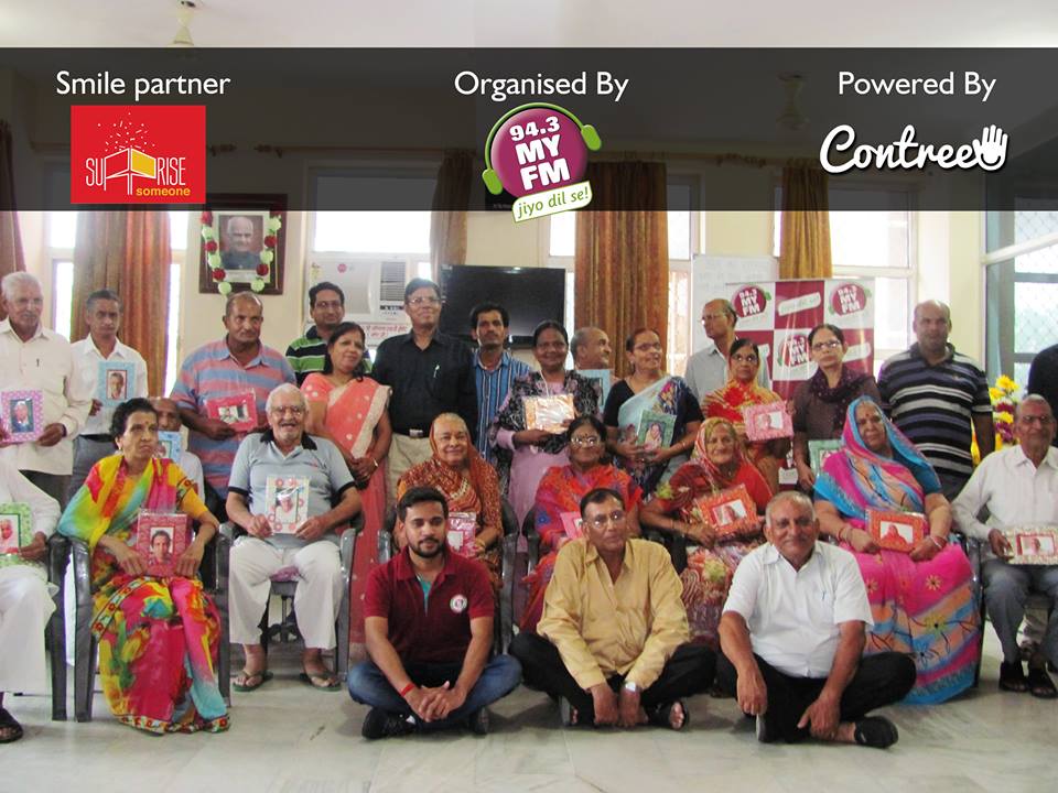letuscontree's tweet photo. An attempt to spread joy among our seniors, and learn from their vast experiences.
#ContreeAction
#Contree #SurpriseSomeone #MYFM94.3 https://t.co/fROjEJcWlX