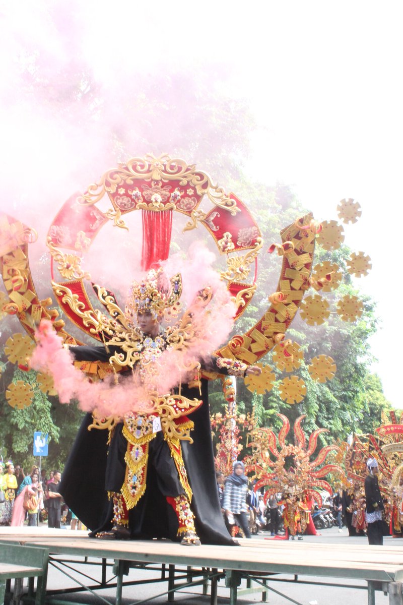 infobwi's tweet photo. Sedang berlangsung penjurian talent BEC di depan gesibu Blambangan, merapat dulur @banyuwangi_kab https://t.co/kDjaVx6Gio